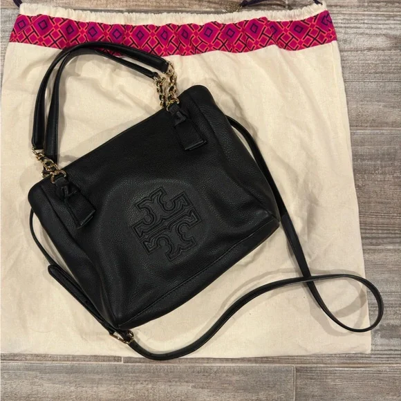 Tory Burch Harper Tote Small in Black - Picture 4 of 10